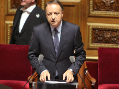 Le président du Sénat favorable au vote à main levée