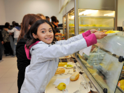 Les députés garantissent le droit d’accès à la cantine pour tous les enfants