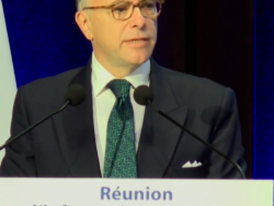 Bernard Cazeneuve annonce des aides concrètes aux maires “volontaires”