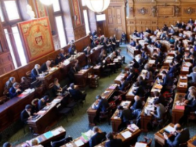 Paris adopte les principes de la réforme de son statut