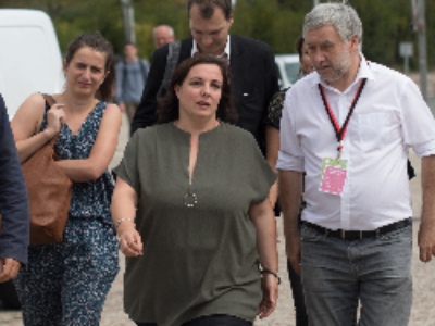 Emmanuelle Cosse lance un appel à projets pour “développer l’hébergement citoyen des réfugiés”
