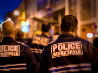 Vers un armement obligatoire des polices municipales ?