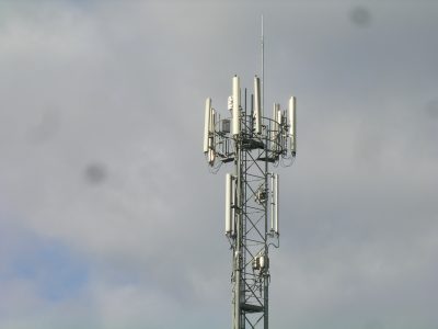 Antennes-relais : un décret étend le champ du régime de déclaration préalable